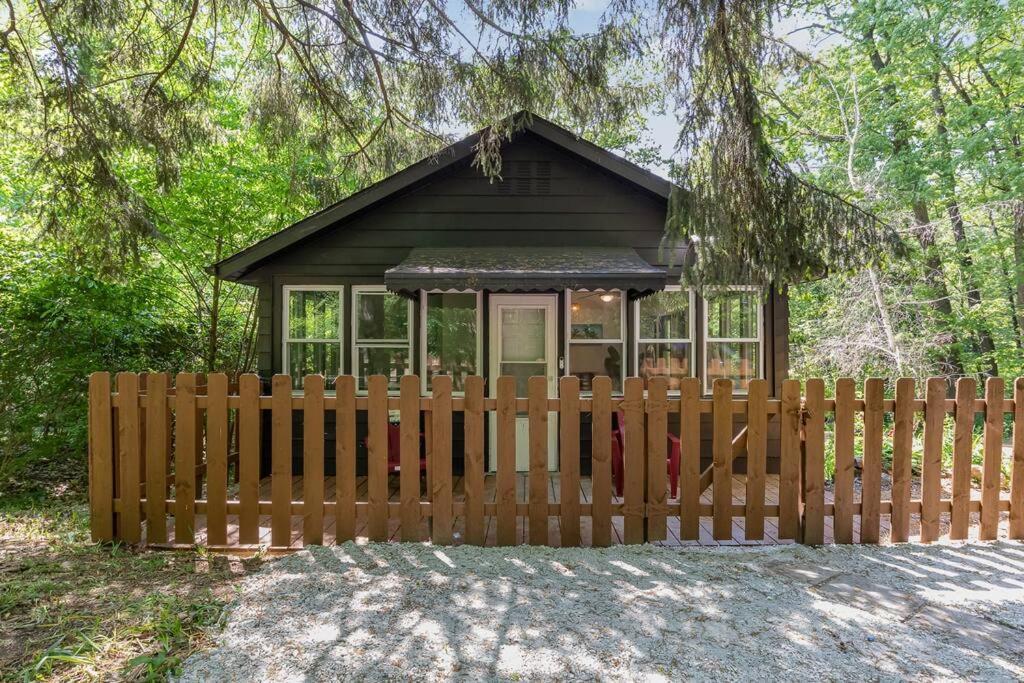 Black Cabin Getaway In Woods I Valpo Valparaiso Eksteriør billede